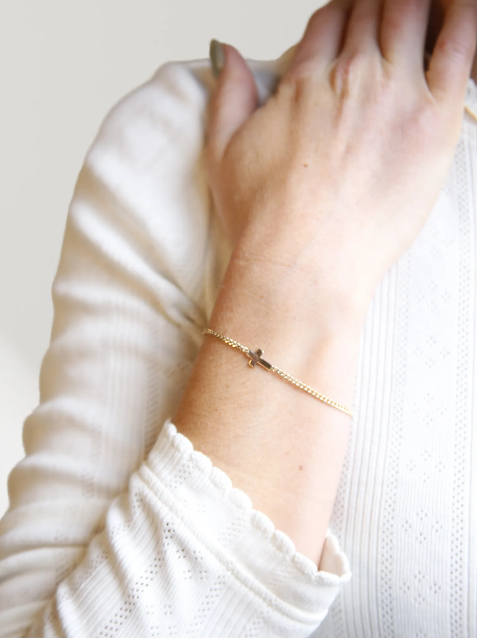 Cross Pendant Curb Chain Bracelet