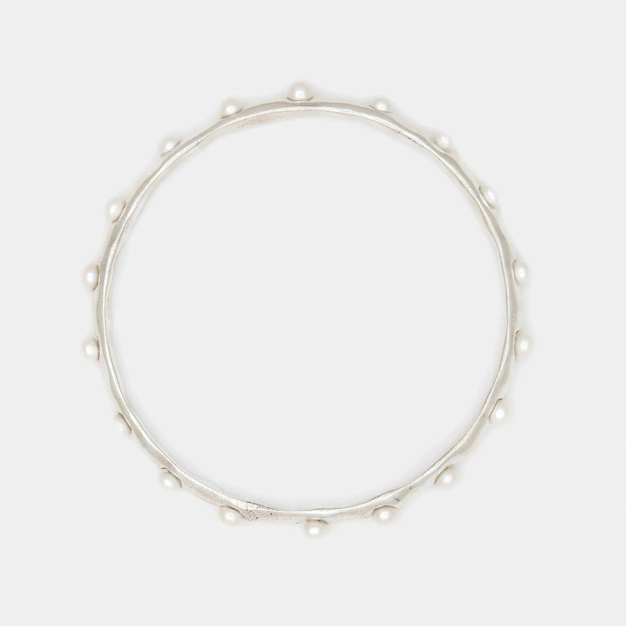 Lulu Pearl Bangle in Silver