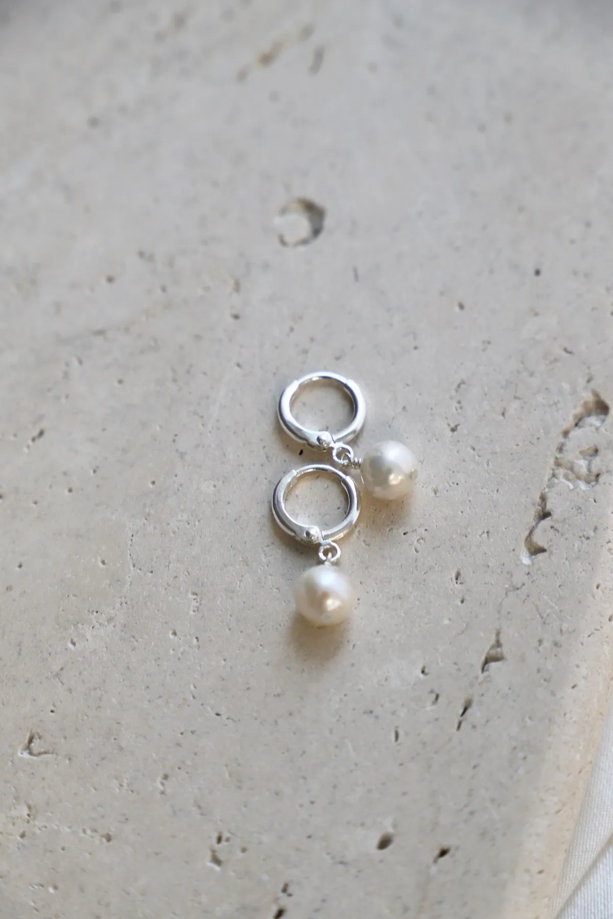 SILVER FRESHWATER PEARL HUGGIES
